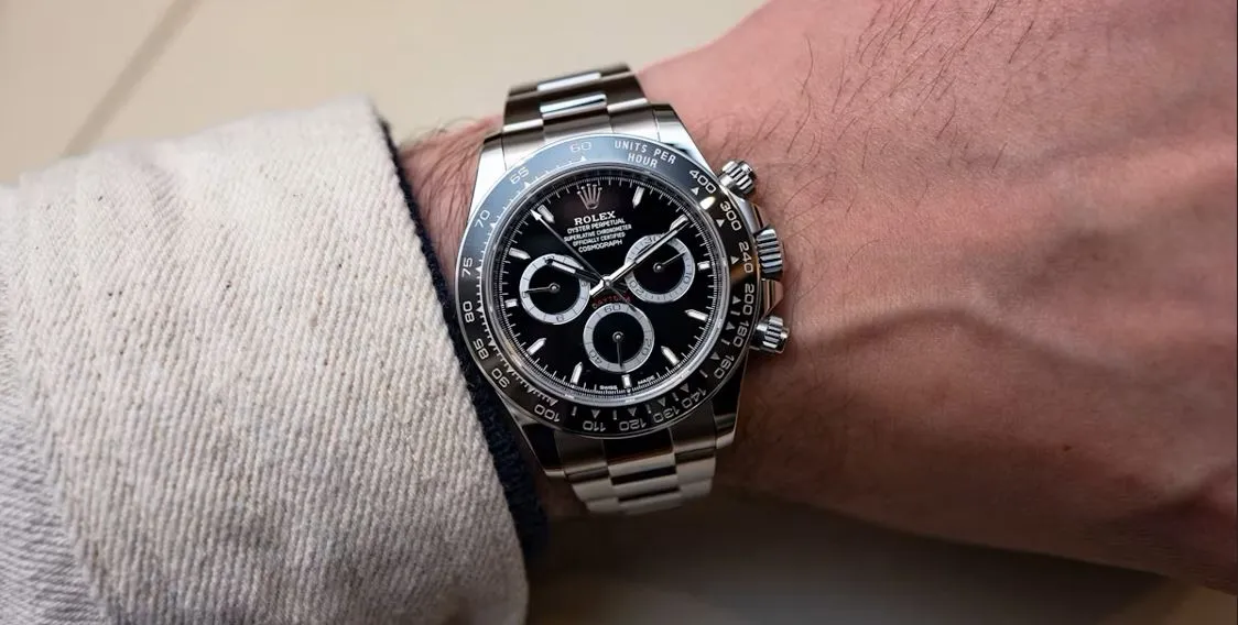 Rolex Cosmograph Daytona — das Modell, das auf der Watches & Wonders 2026 erstmals mit transparentem Saphirboden vorgestellt wurde