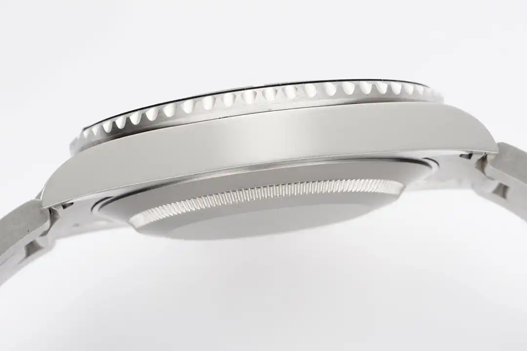 Submariner 116610LN Klon 40mm — Krone und Gehäuse Detail