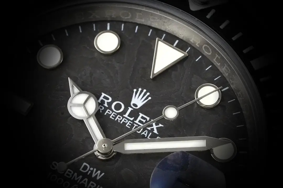 Rolex Submariner 116610LN Super Clone 40mm — Krone und Gehäuse Detail