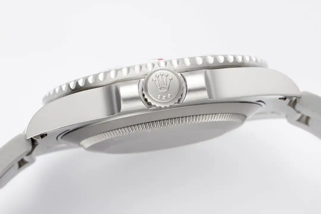 Rolex Submariner 116610LN 1:1 Replica 40mm — Krone und Gehäuse Detail