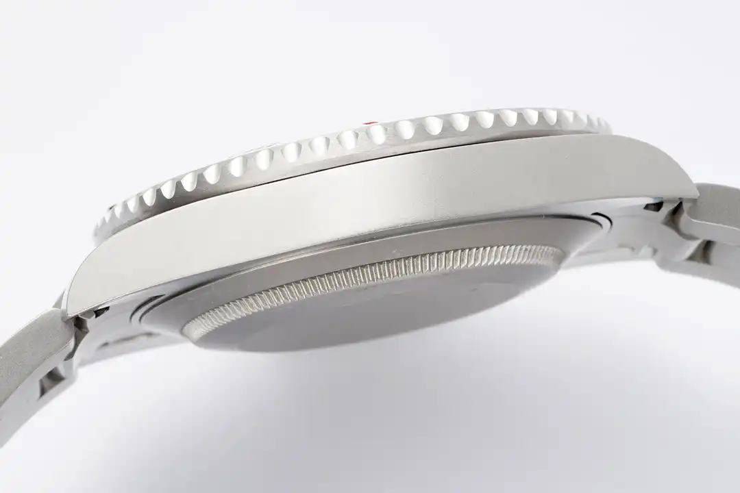 Submariner 116610LN Nachbau — Leuchtmasse-Aufnahme