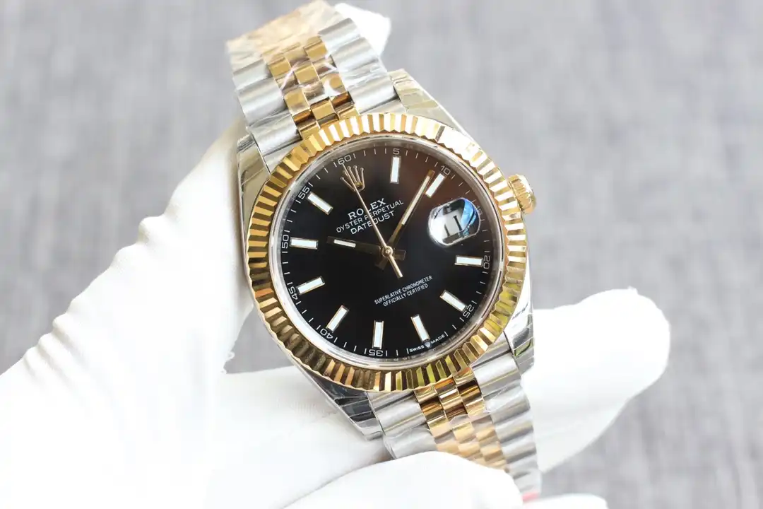 Rolex Datejust 126331 1:1 Replica Zifferblatt in schwarz — Gehäusebodendetail