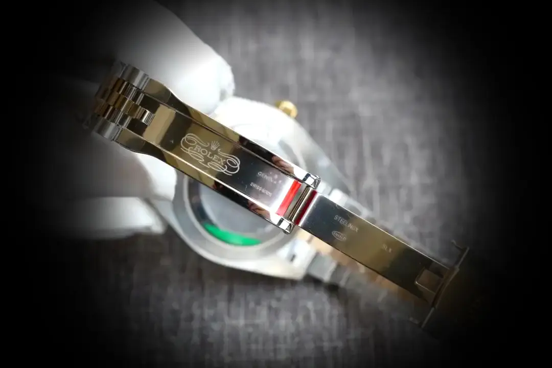 Datejust 126331 Schweizer Klon — Leuchtmasse-Aufnahme