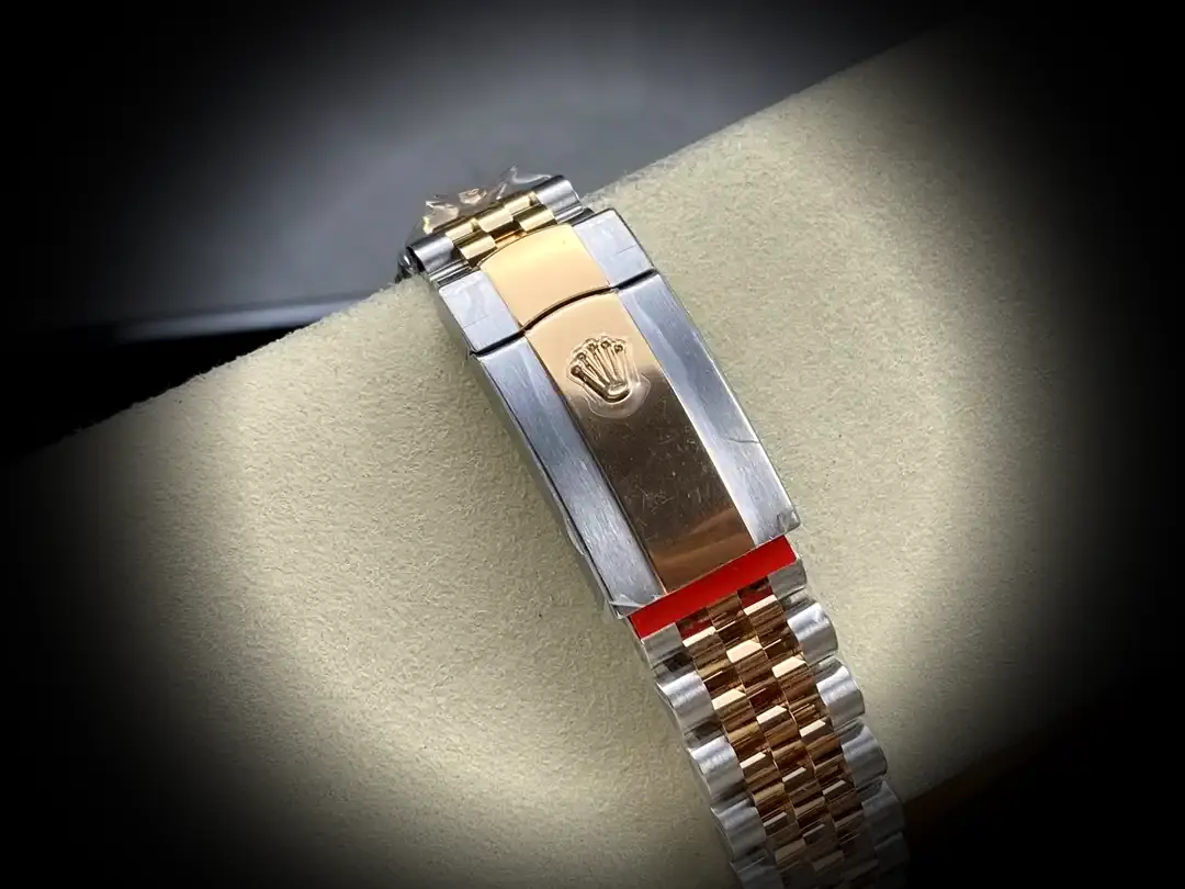 Rolex Datejust 116333 Schweizer Replica — Leuchtmasse-Aufnahme