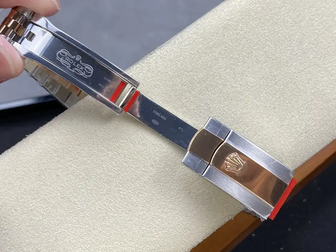 Datejust 116333 Replica Zifferblatt in roségold — Schrägansicht