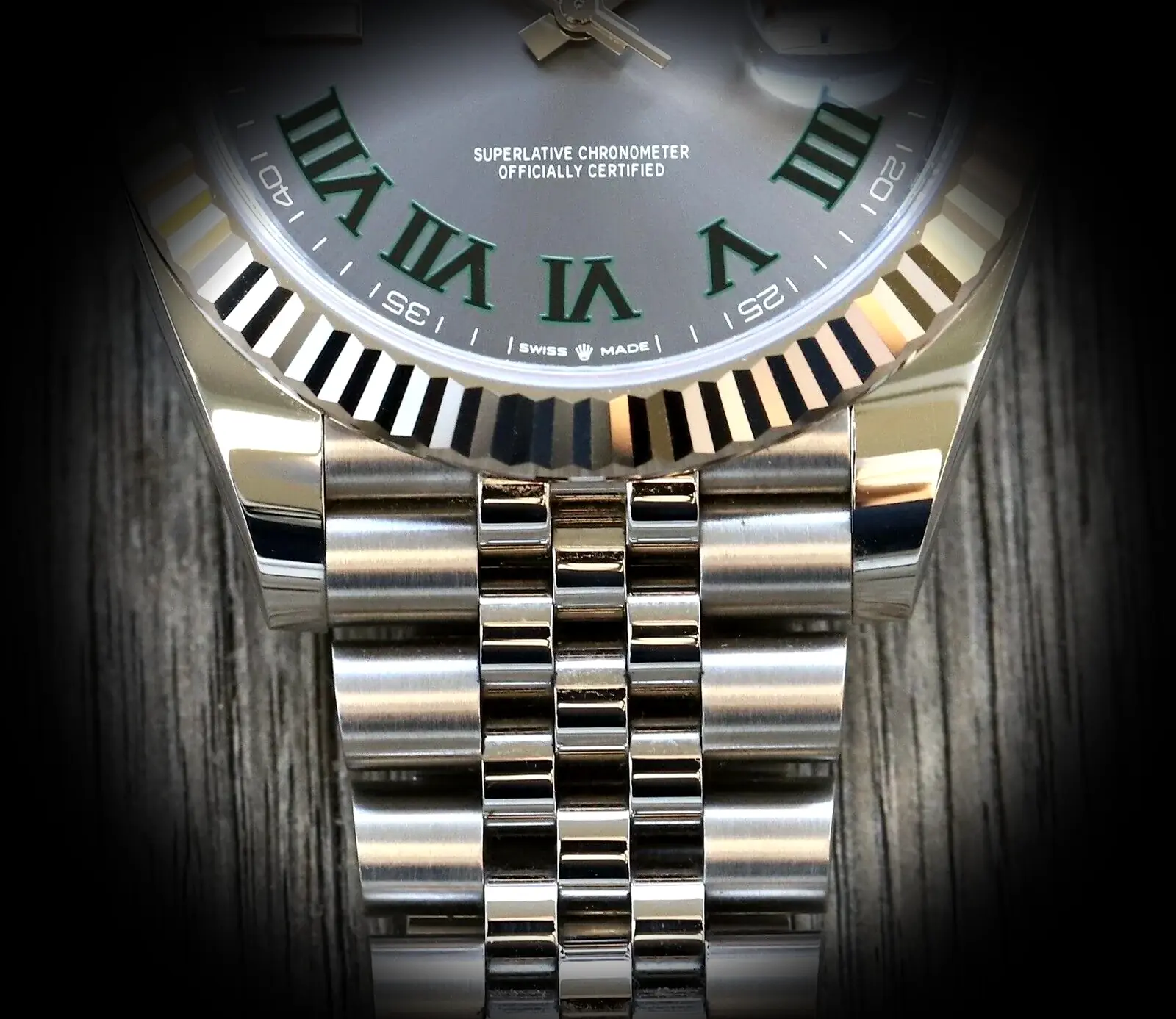 Rolex Datejust 126334 Schweizer Klon Zifferblatt in silber — Gehäusebodendetail