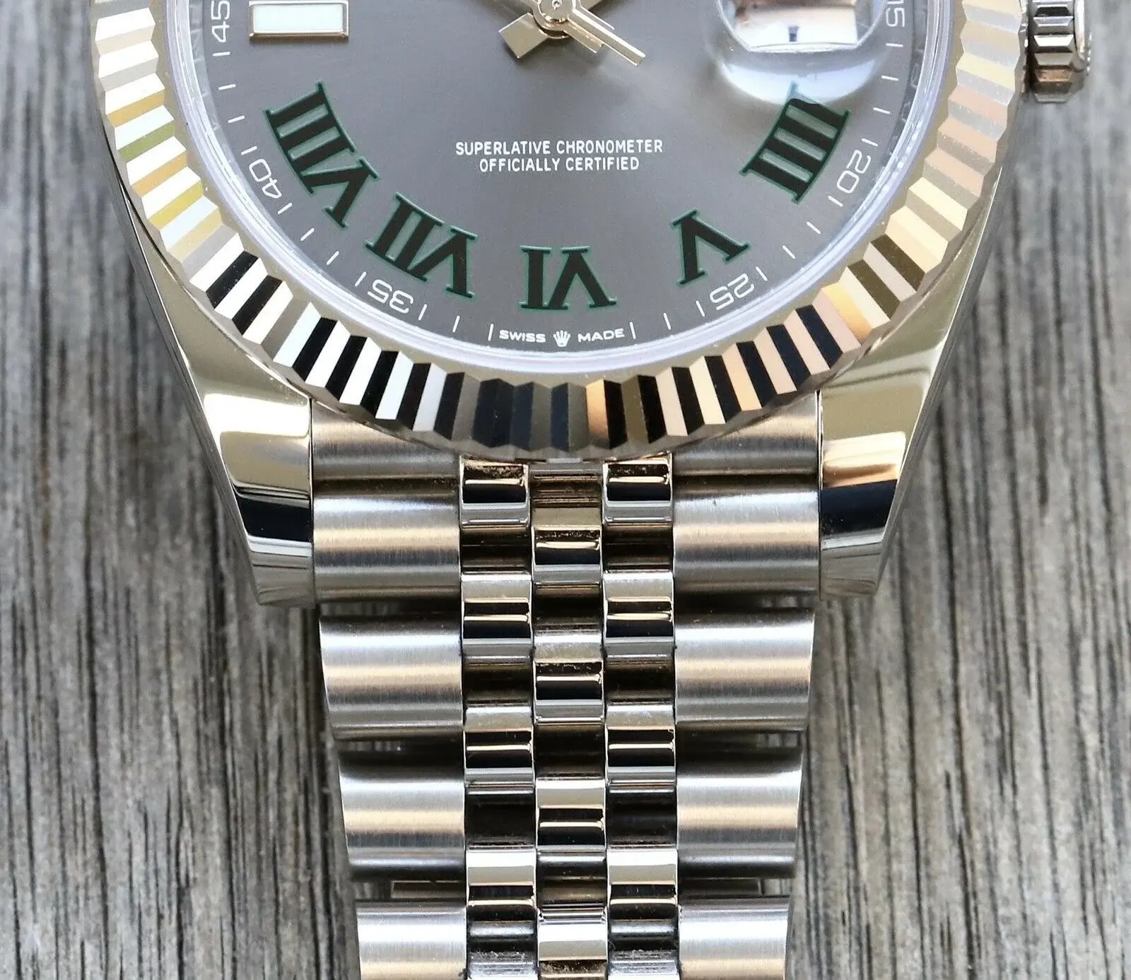 Rolex Datejust 126334 1:1 Replica Zifferblatt in silber — Gehäusebodendetail