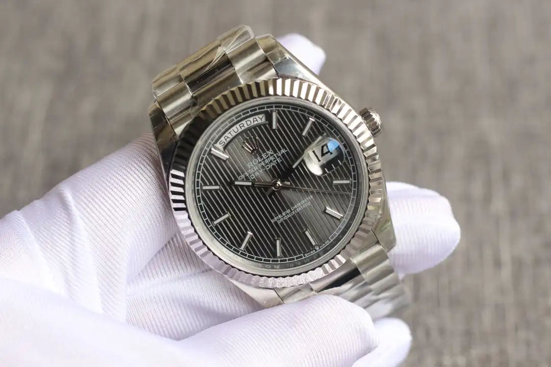 Day-Date 41985 Replica Zifferblatt in rhodium — Gehäusebodendetail