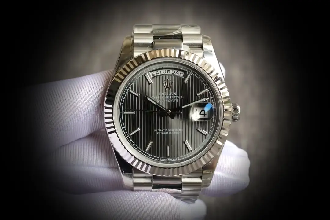 Rolex Day-Date 41985 Superclone 36mm — Handgelenksaufnahme
