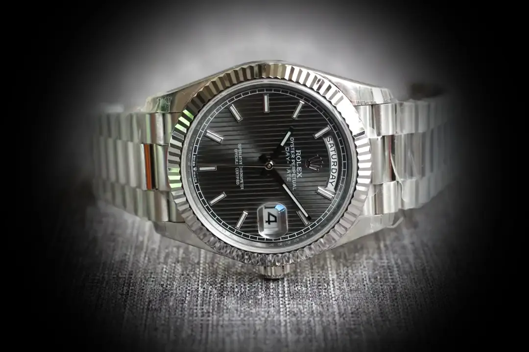 Day-Date 41985 Schweizer Replica 36mm — Krone und Gehäuse Detail