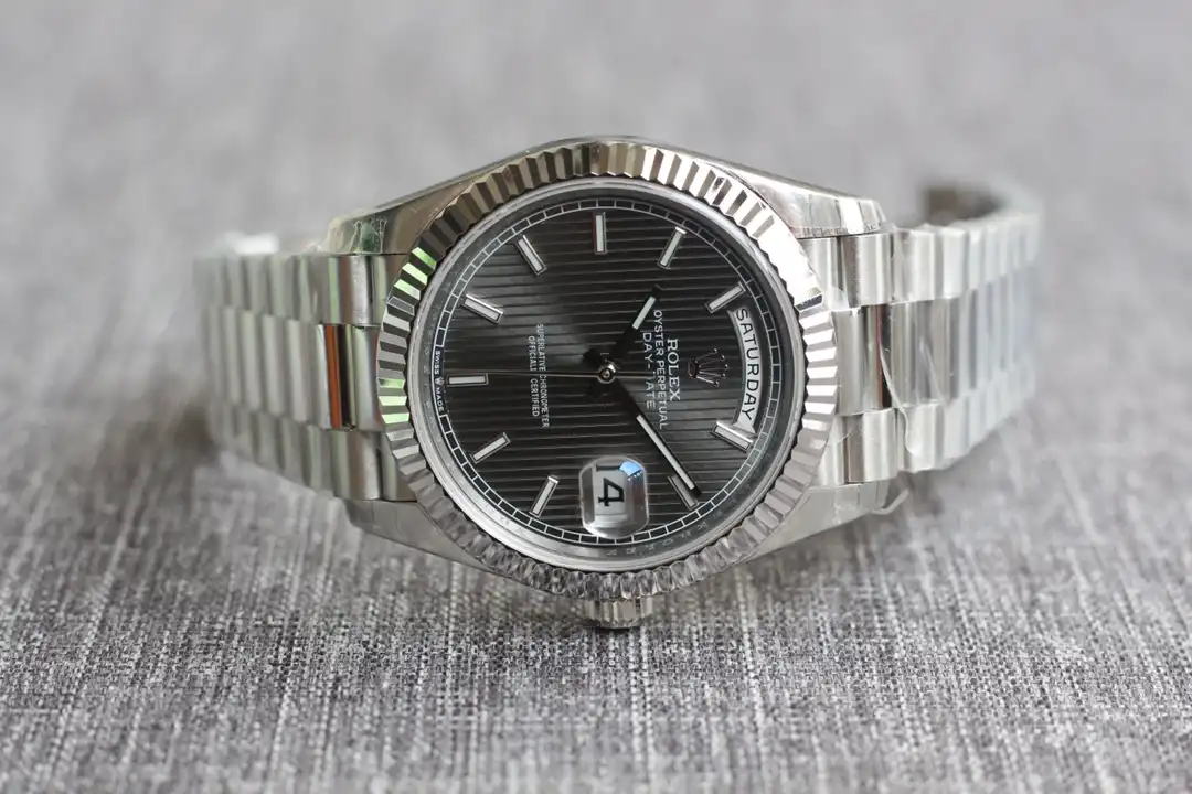 Day-Date 41985 Super Clone Replica 36mm — Krone und Gehäuse Detail