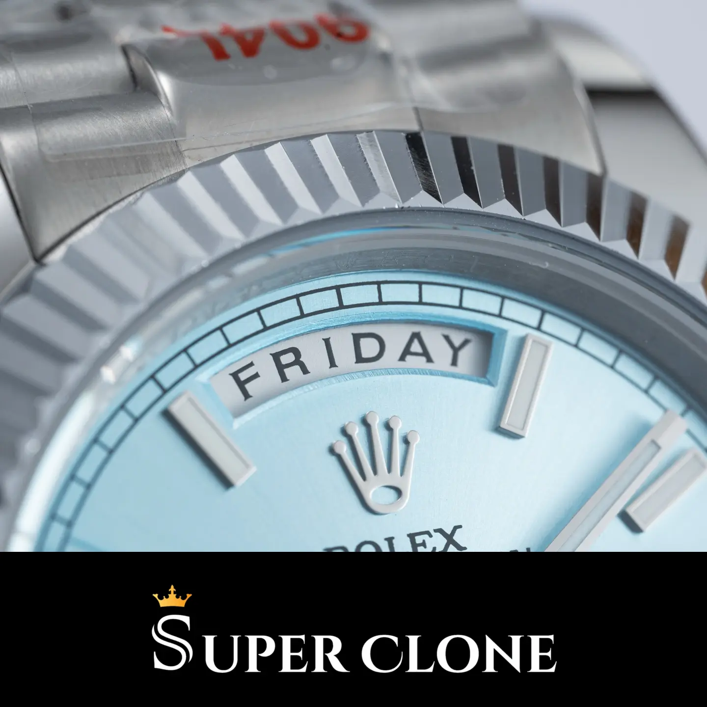 Profilansicht der Day-Date 128206 Replica mit President-Armband in Platin-Optik