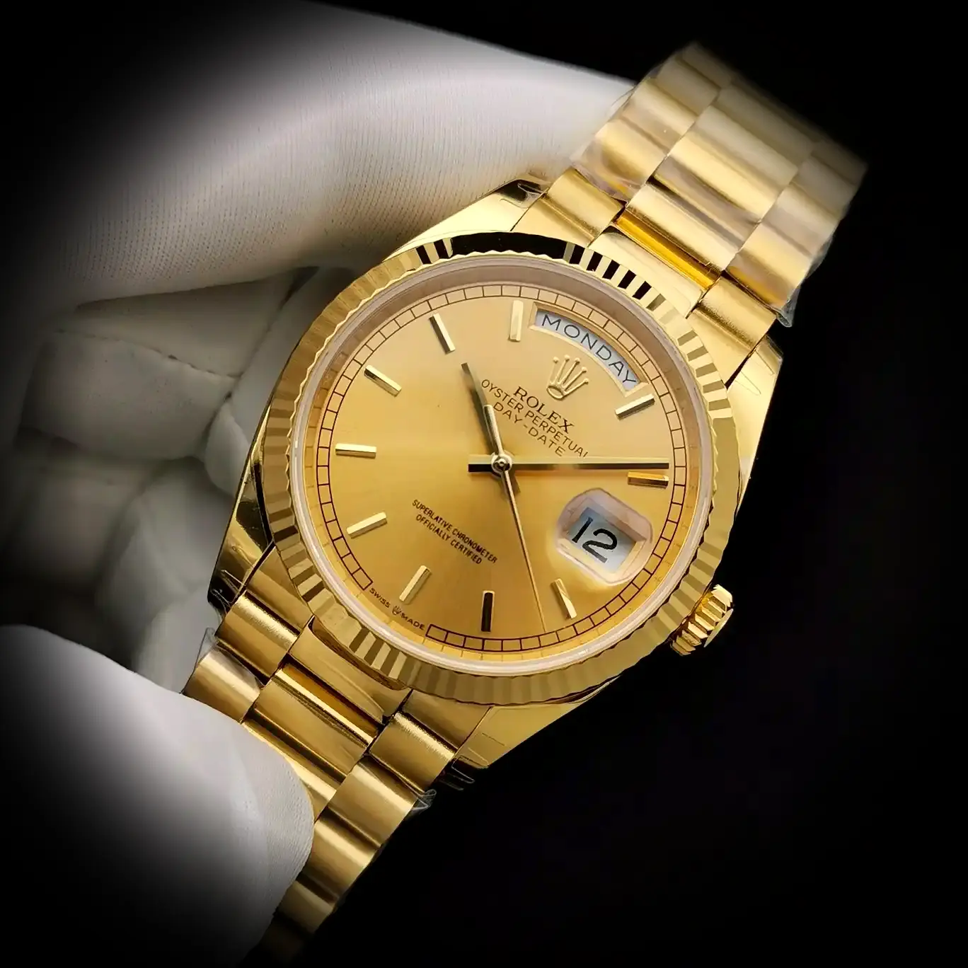 Day-Date 41985 Super Clone Zifferblatt in gold — Gehäusebodendetail