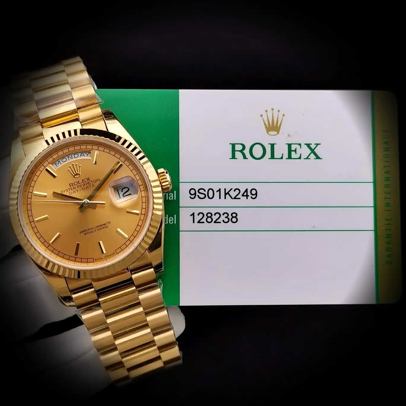 Day-Date 41985 Superclone Zifferblatt in gold — Schrägansicht