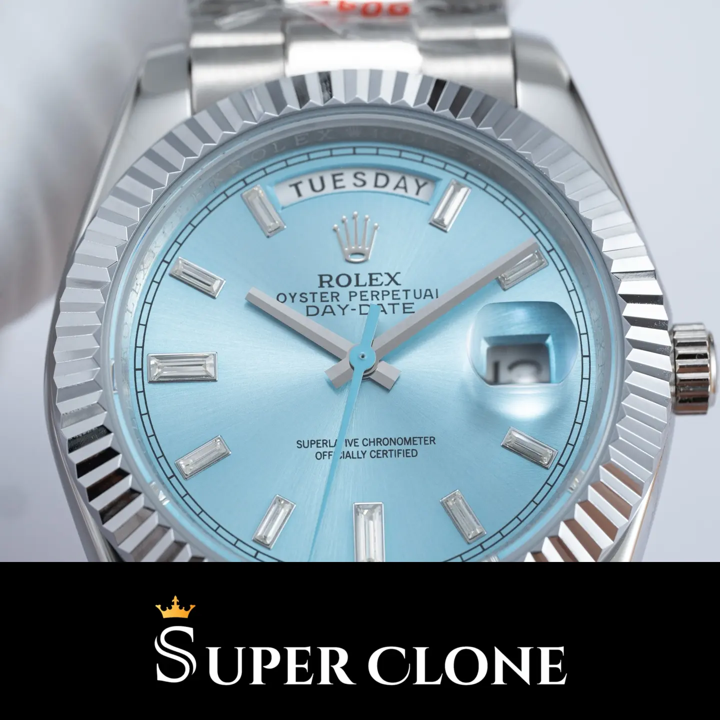 Rolex Day-Date 228206 in Platin mit eisblauem Baguette-Zifferblatt
