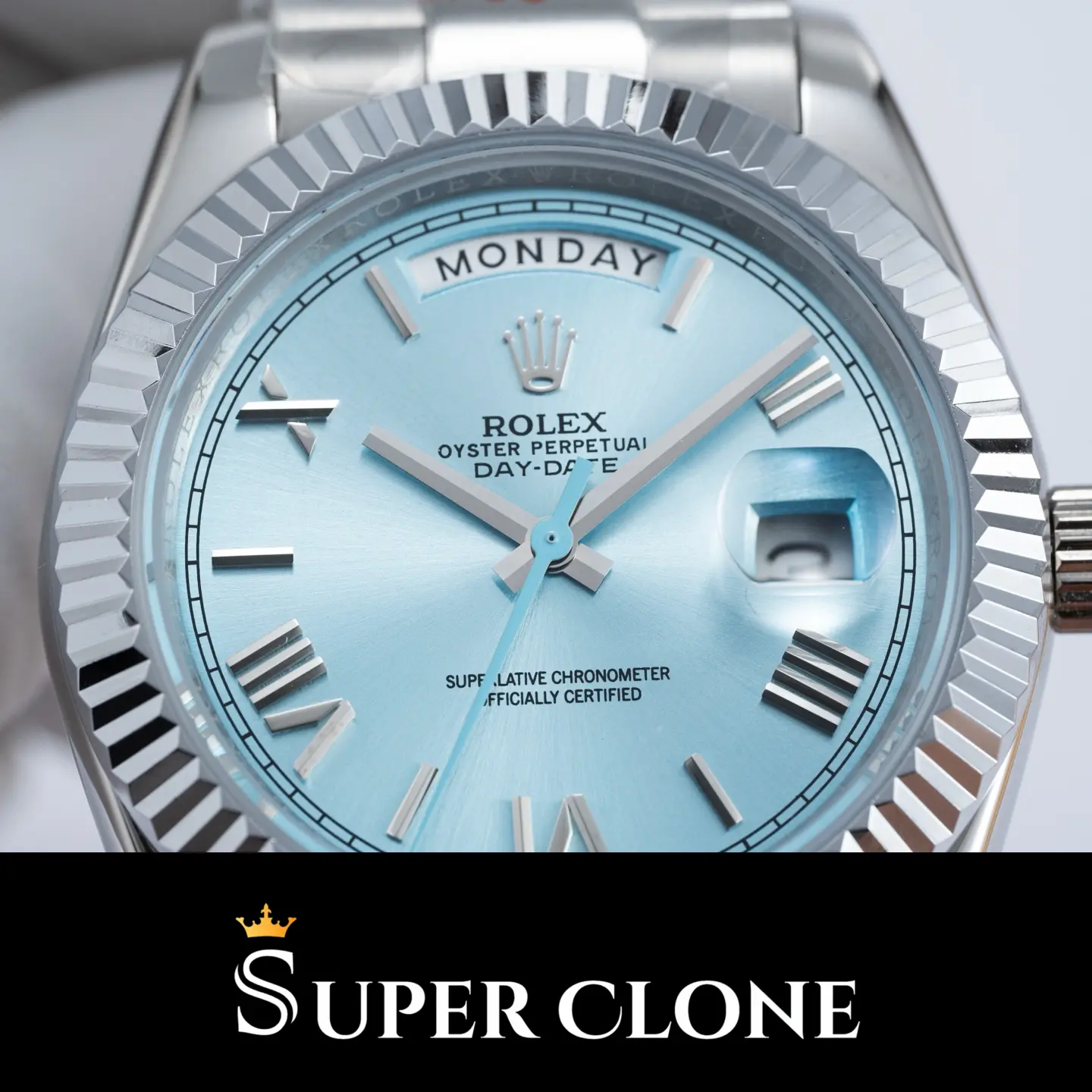 Rolex Day-Date 228206 in Platin mit Eisblau und römischen Indizes