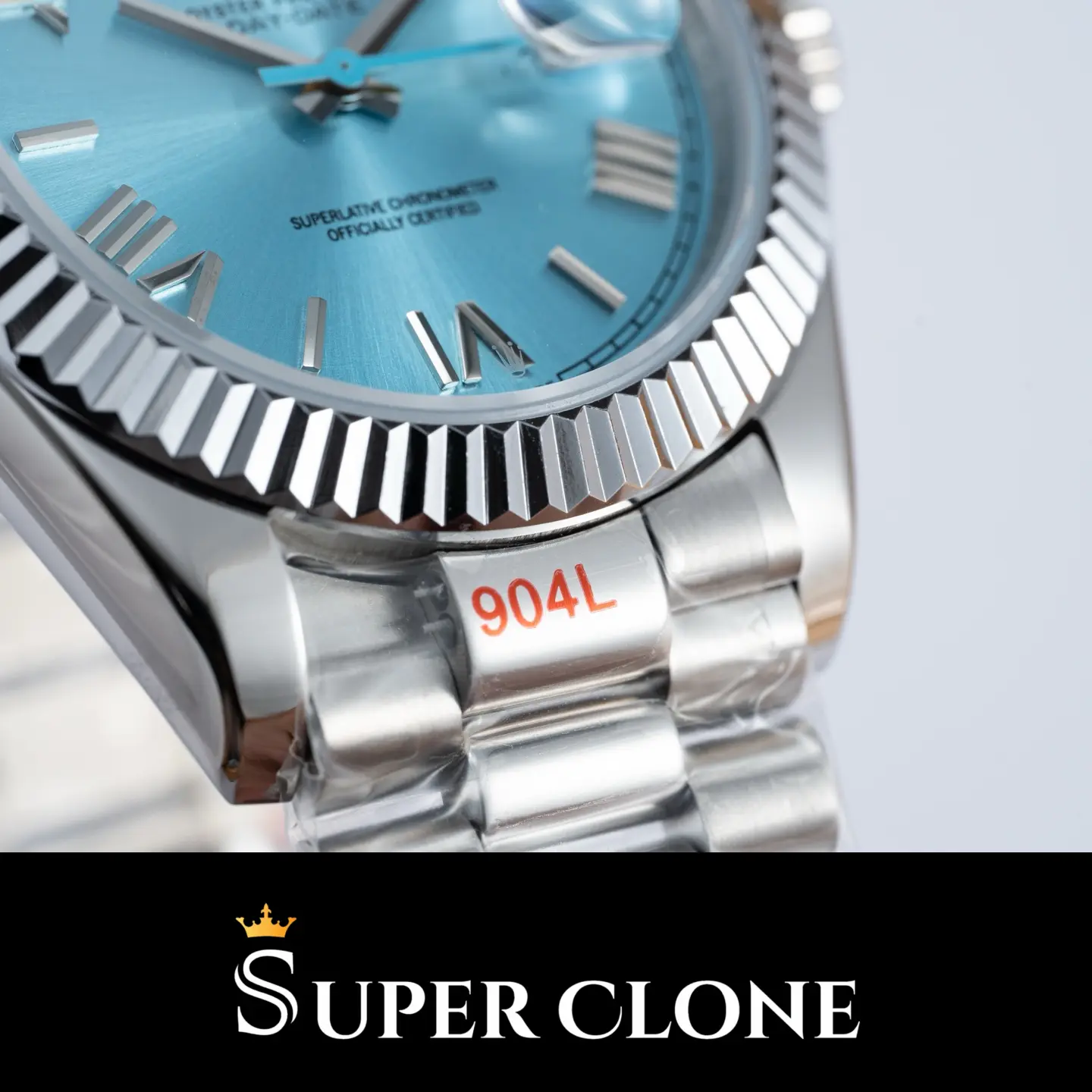 Geriffelte Platin-Lünette der Rolex Day-Date 228206 Nachbildung in Großaufnahme