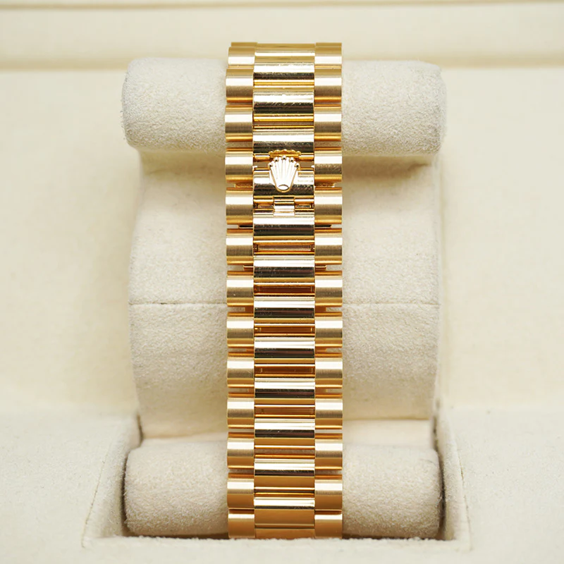 Day-Date 228238 Klon Zifferblatt in silber — Lünette-Makro