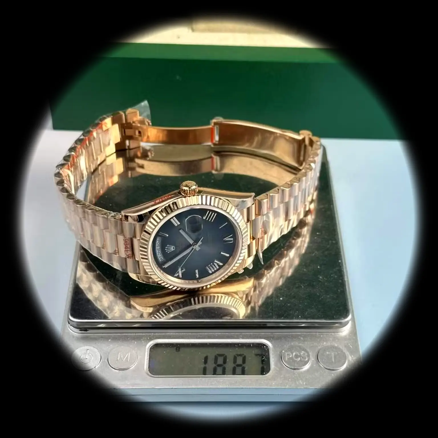 Day-Date 228235 Schweizer Klon 40mm — Krone und Gehäuse Detail