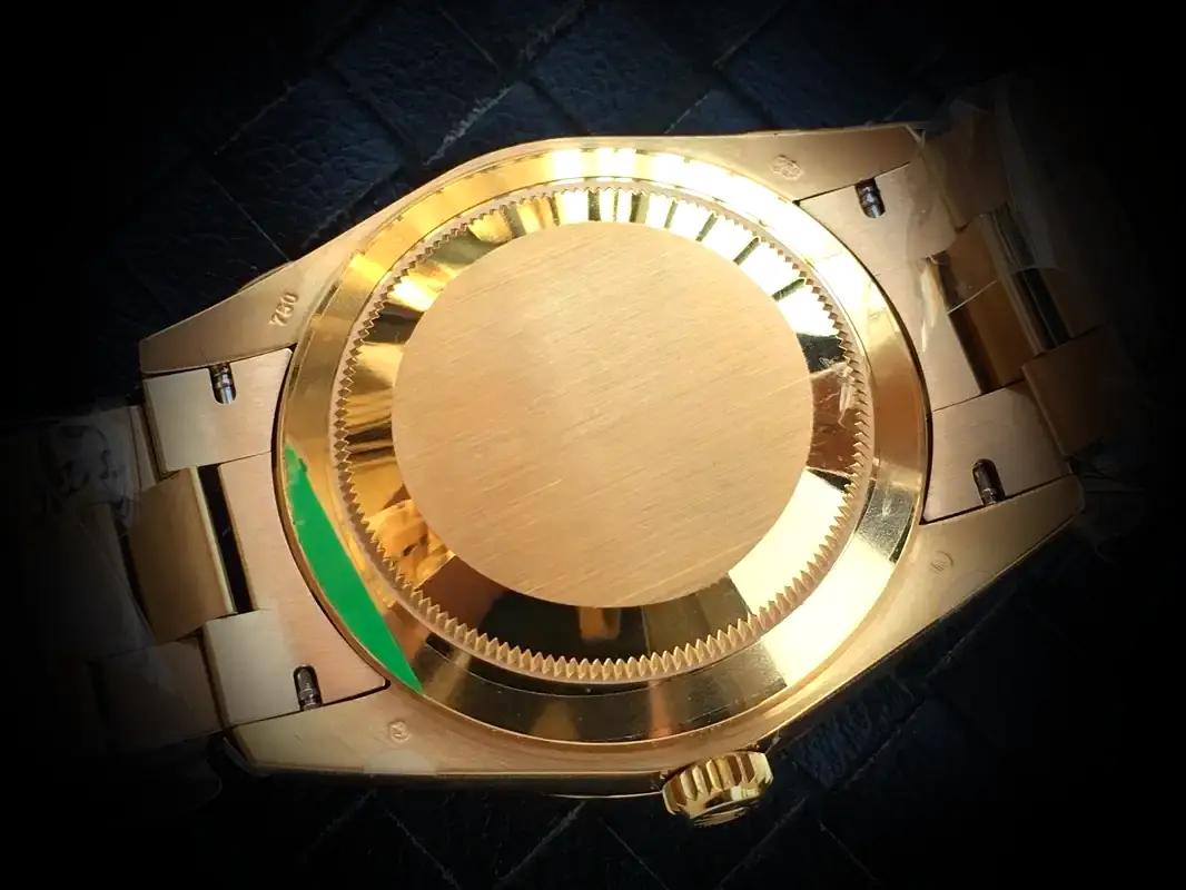 Rolex Day-Date 41985 Schweizer Replica 36mm — Krone und Gehäuse Detail