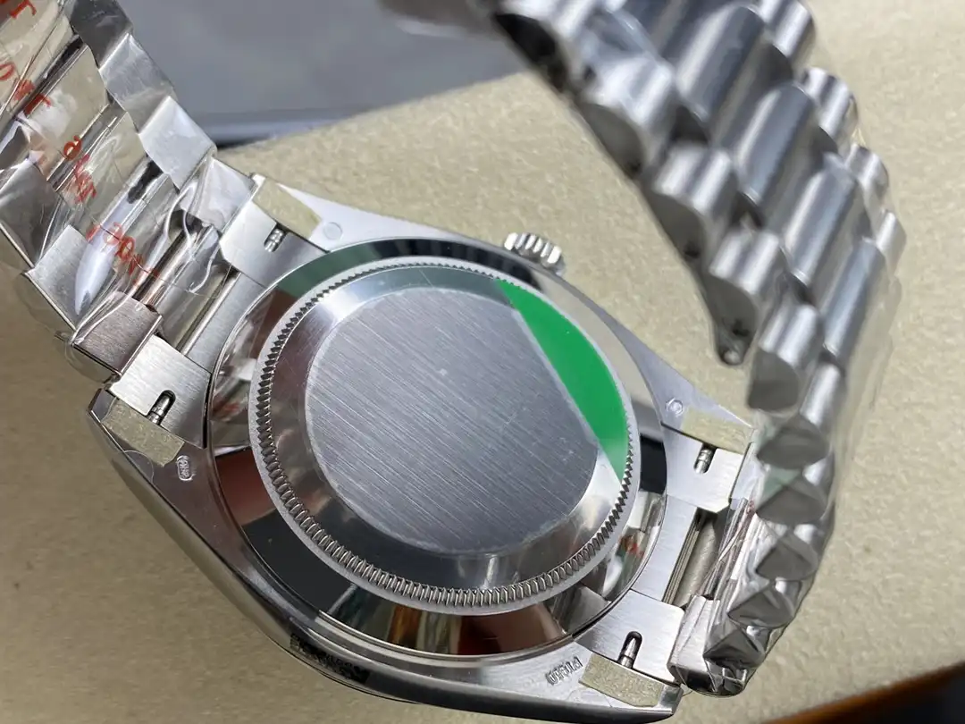 Rolex Day-Date 41985 Nachbau Zifferblatt in tiefschwarz — Lünette-Makro