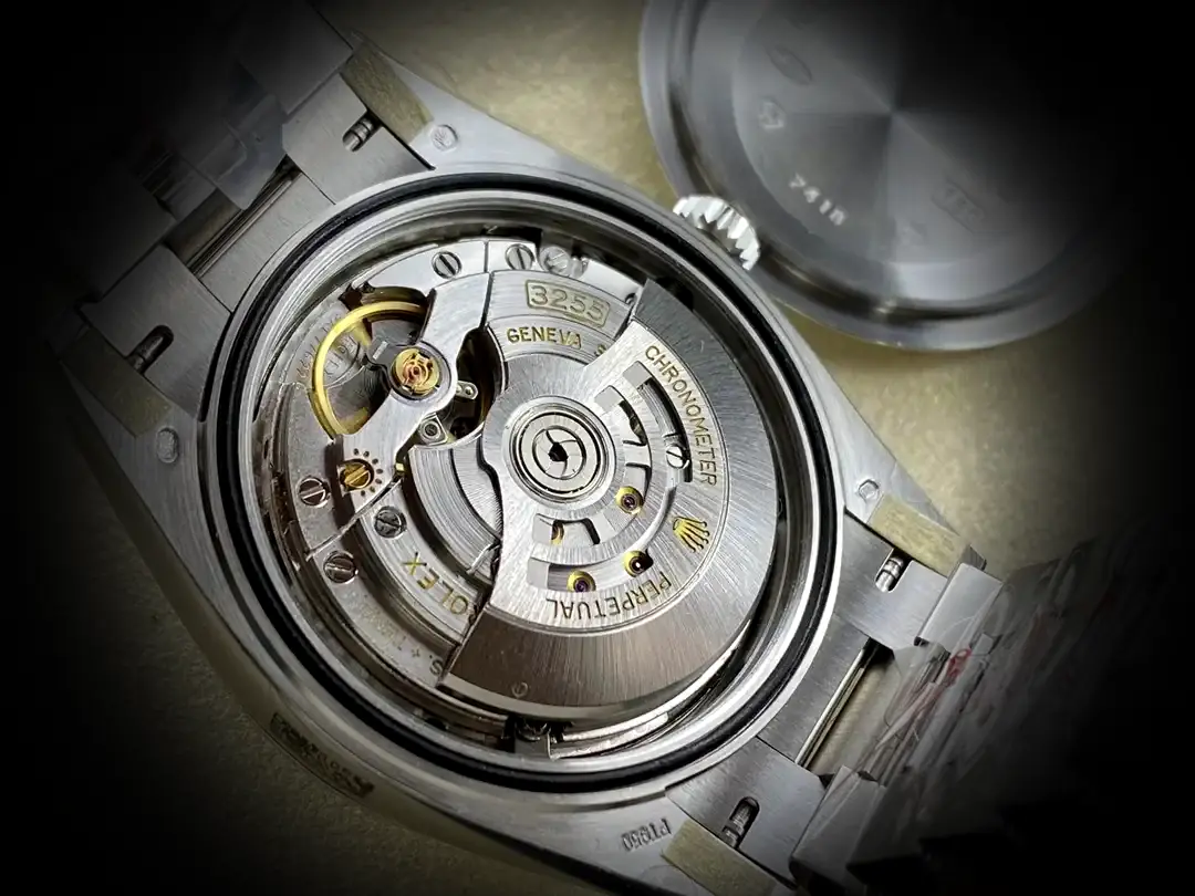 Day-Date 41985 Schweizer Replica 36mm — Krone und Gehäuse Detail