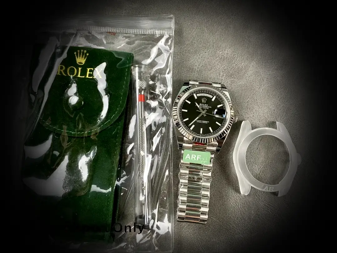 Day-Date 41985 Superclone Zifferblatt in tiefschwarz — Schrägansicht