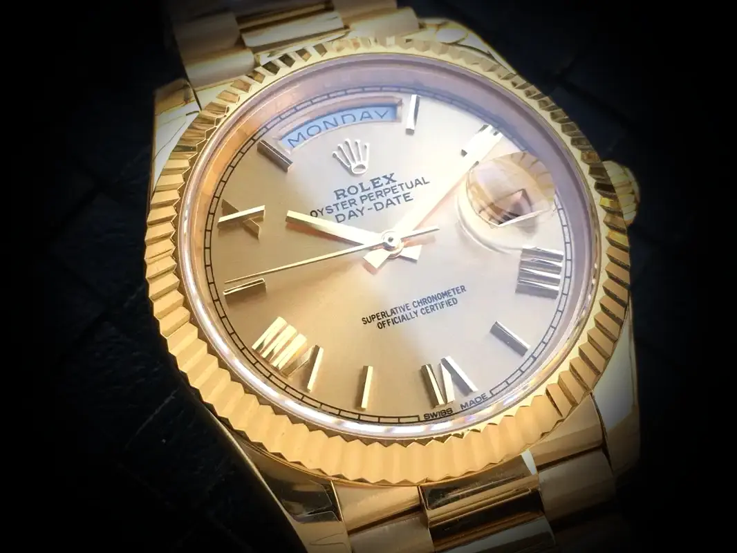 Rolex Day-Date 41985 Super Clone 36mm — Handgelenksaufnahme