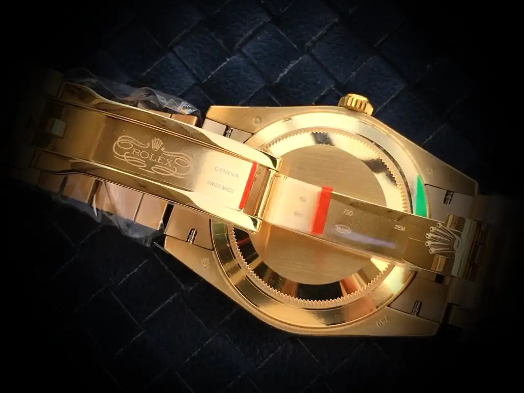 Rolex Day-Date 41985 Schweizer Replica — Leuchtmasse-Aufnahme