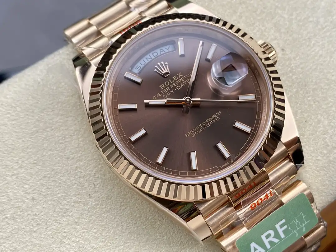 Rolex Day-Date 41985 Super Clone Replica — Seitenprofil