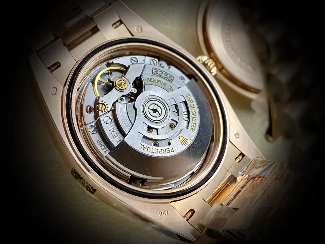 Day-Date 41985 Schweizer Replica 36mm — Krone und Gehäuse Detail