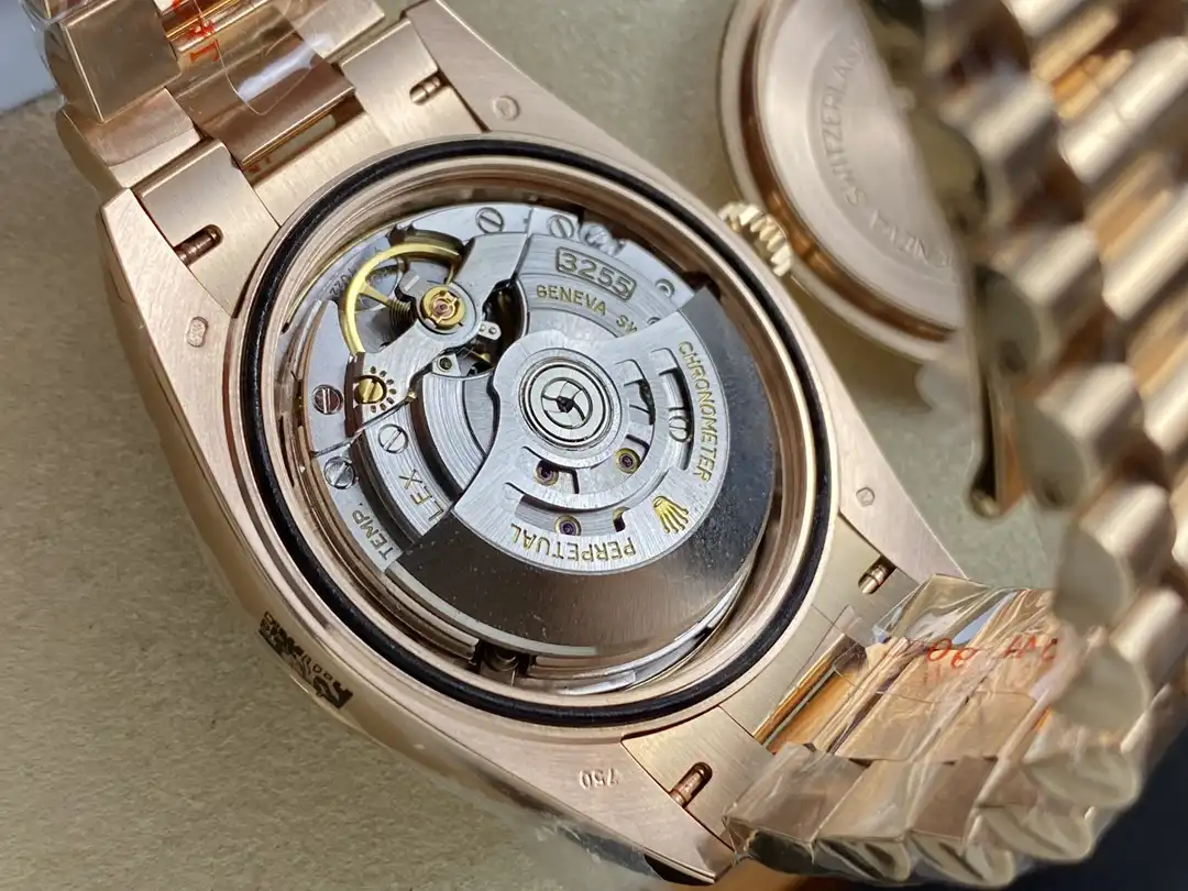 Day-Date 41985 Super Clone Replica 36mm — Krone und Gehäuse Detail