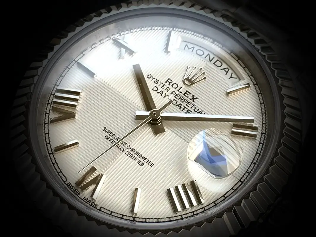 Rolex Day-Date 41985 1:1 Super Clone 36mm — Handgelenksaufnahme