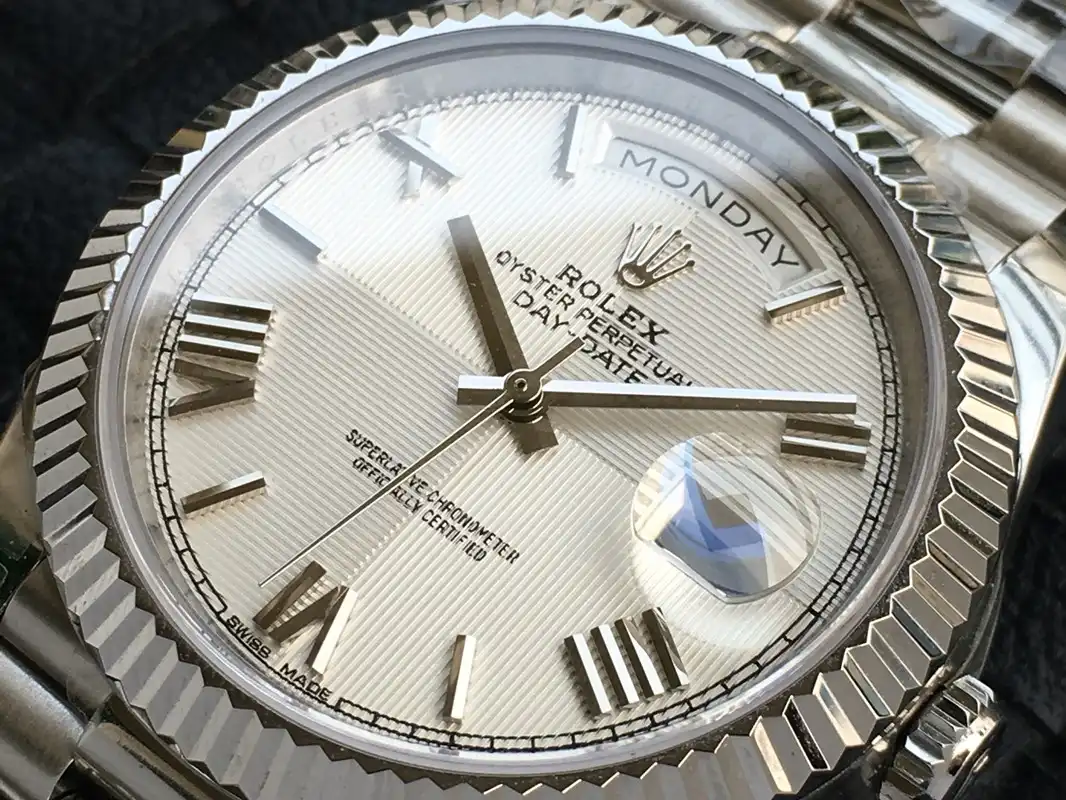 Rolex Day-Date 41985 Nachbau 36mm — Handgelenksaufnahme