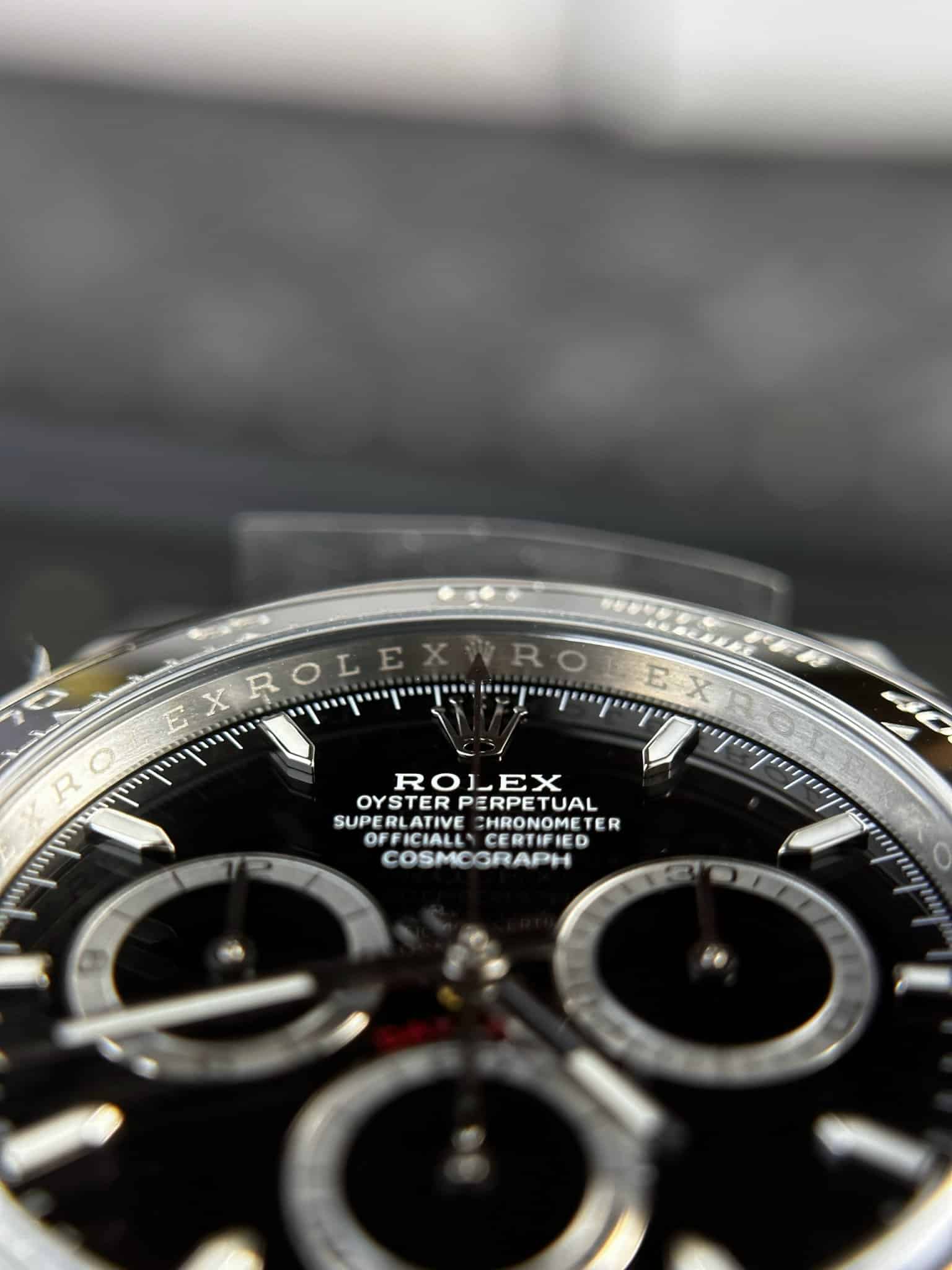 Daytona 126500LN Replica Zifferblatt in schwarz — Gehäusebodendetail