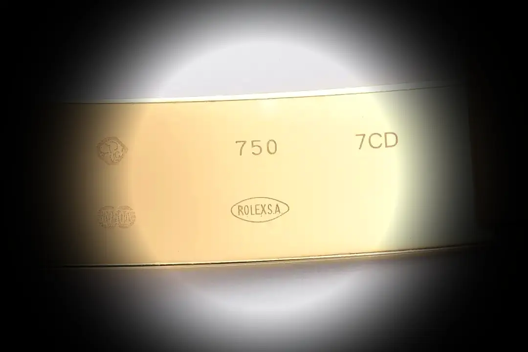 Daytona 126518LN Super Clone Zifferblatt in golden und tiefenschwarz — Schrägansicht