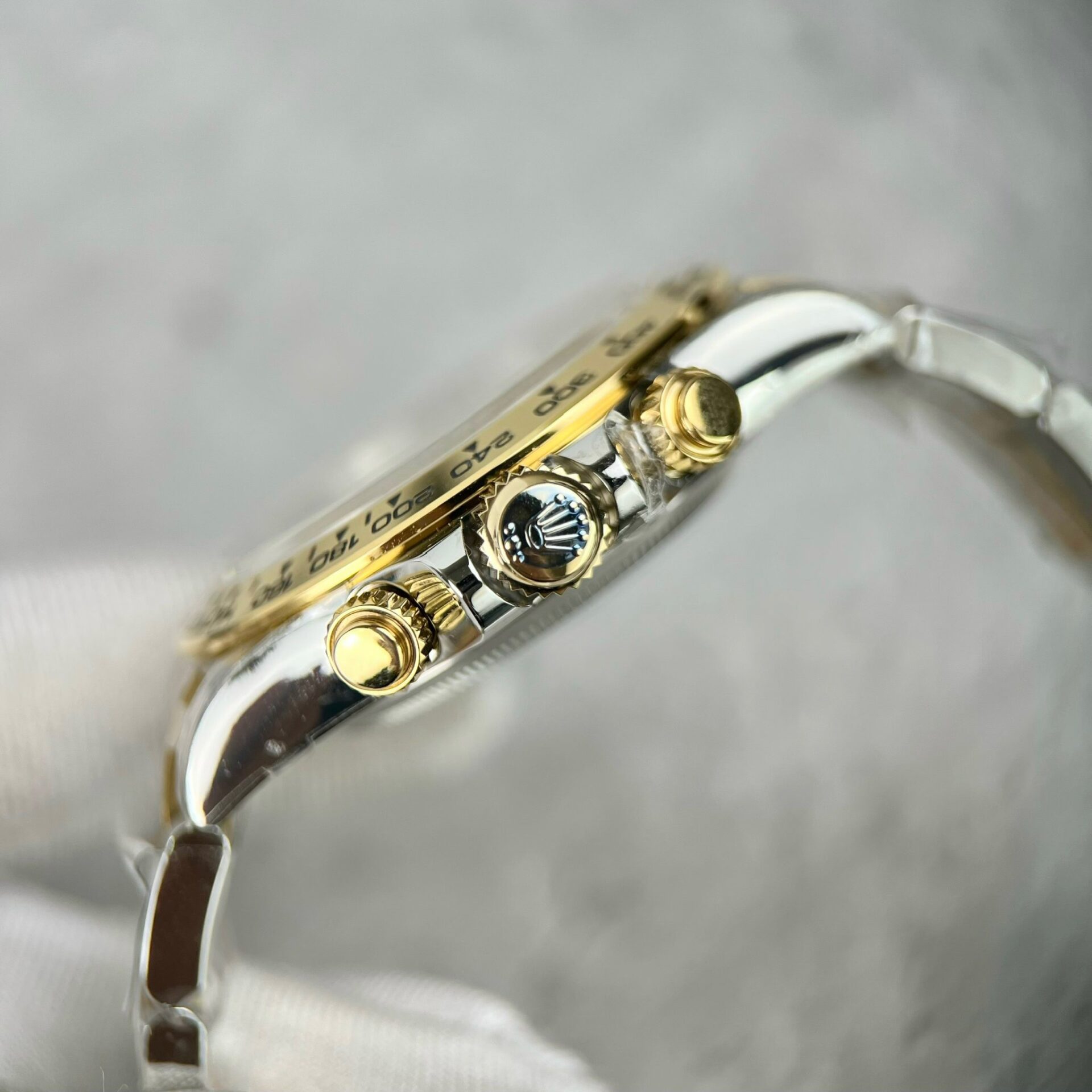 Rolex Daytona 126503 Super Clone Replica 40mm — Krone und Gehäuse Detail