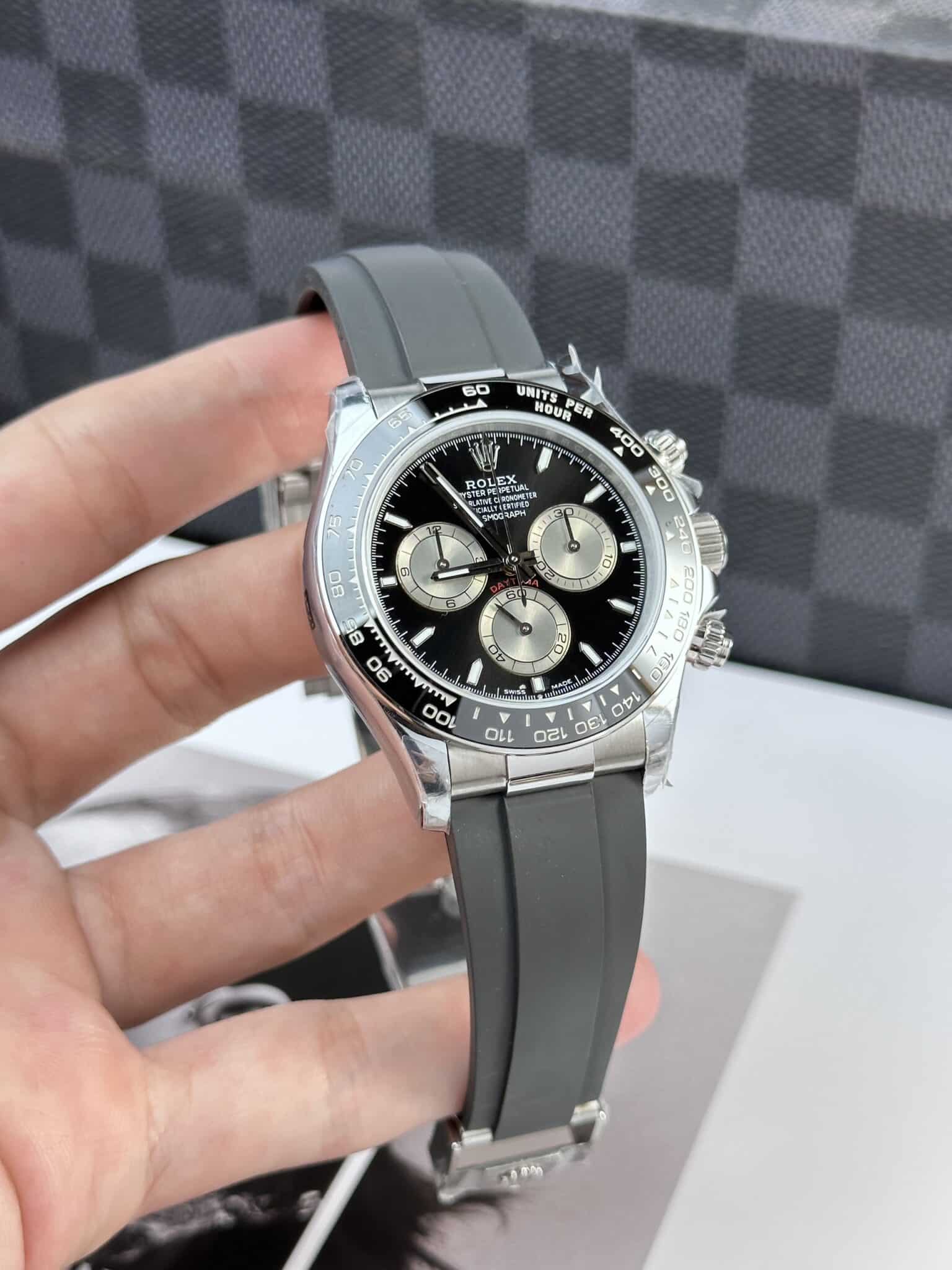 Rolex Daytona 126519LN Super Clone Replica Zifferblatt in tiefenschwarz und stahl — Gehäusebodendetail
