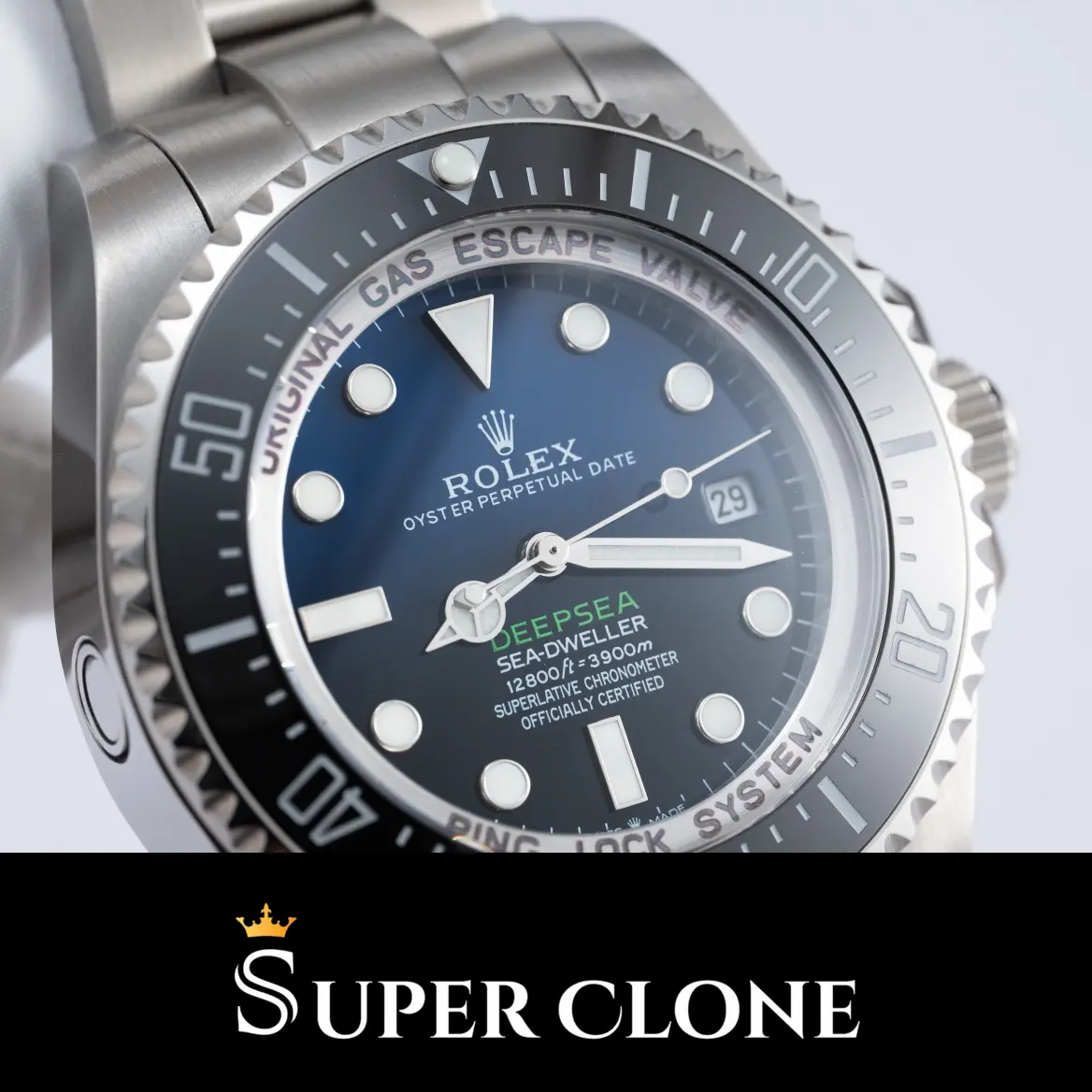 Deepsea 126660 Nachbau, Schrägansicht mit Cerachrom-Lünette und Maxi-Gehäuse aus Oystersteel