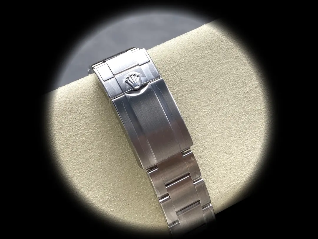 Rolex Explorer 124270 1:1 Super Clone 40mm — Handgelenksaufnahme