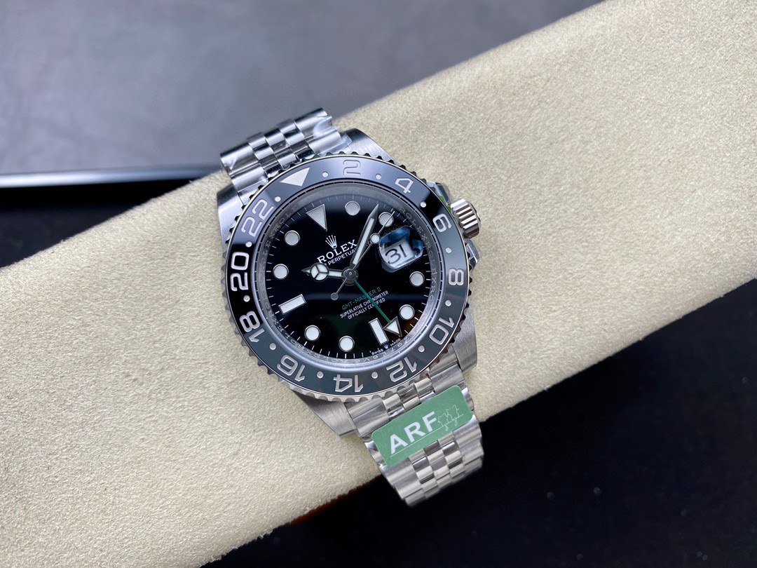 Rolex GMT-Master 126710GRNR Super Clone Replica — Seitenprofil