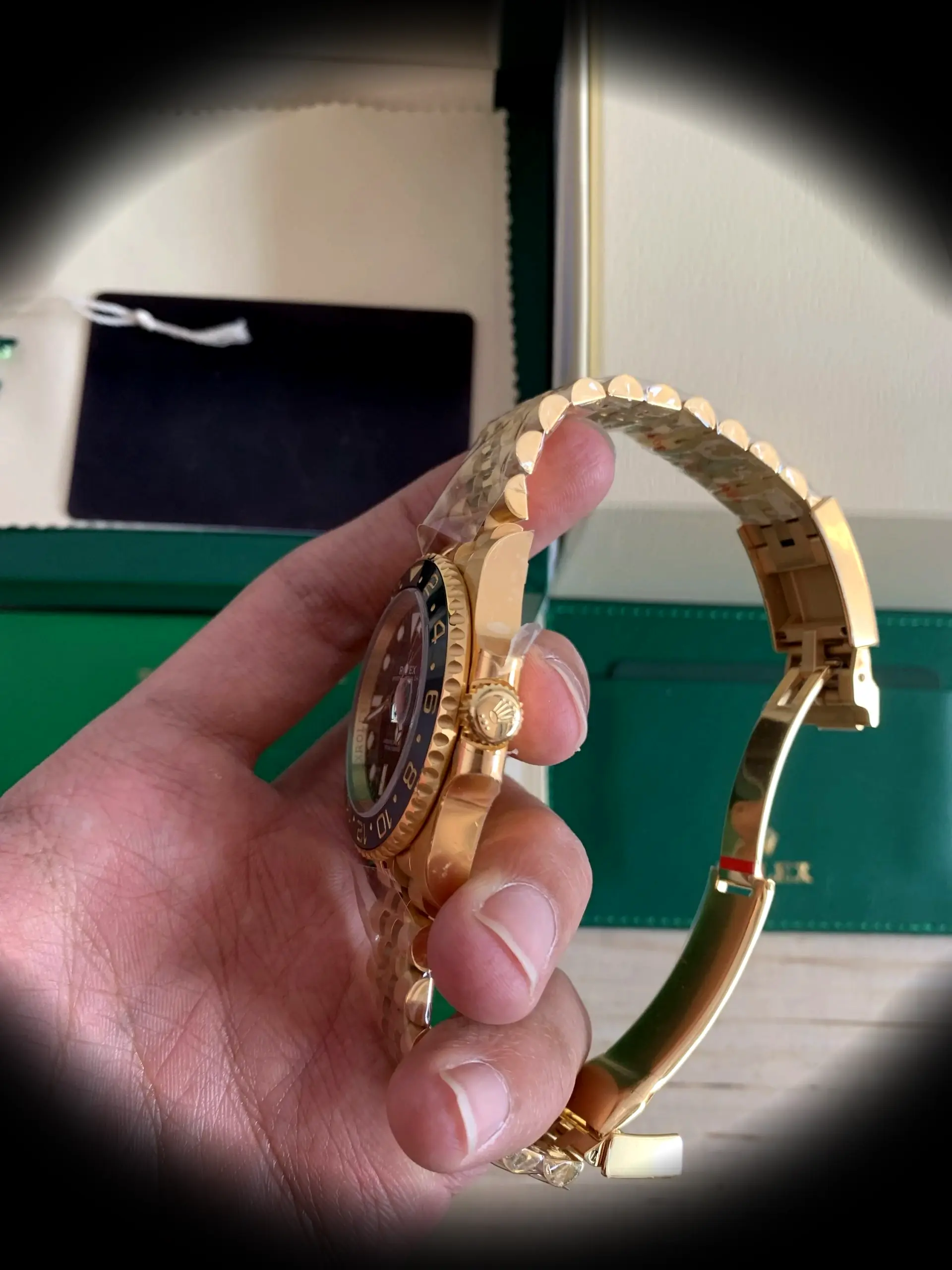 GMT-Master 126718GRNR Schweizer Klon — Armband-Detail