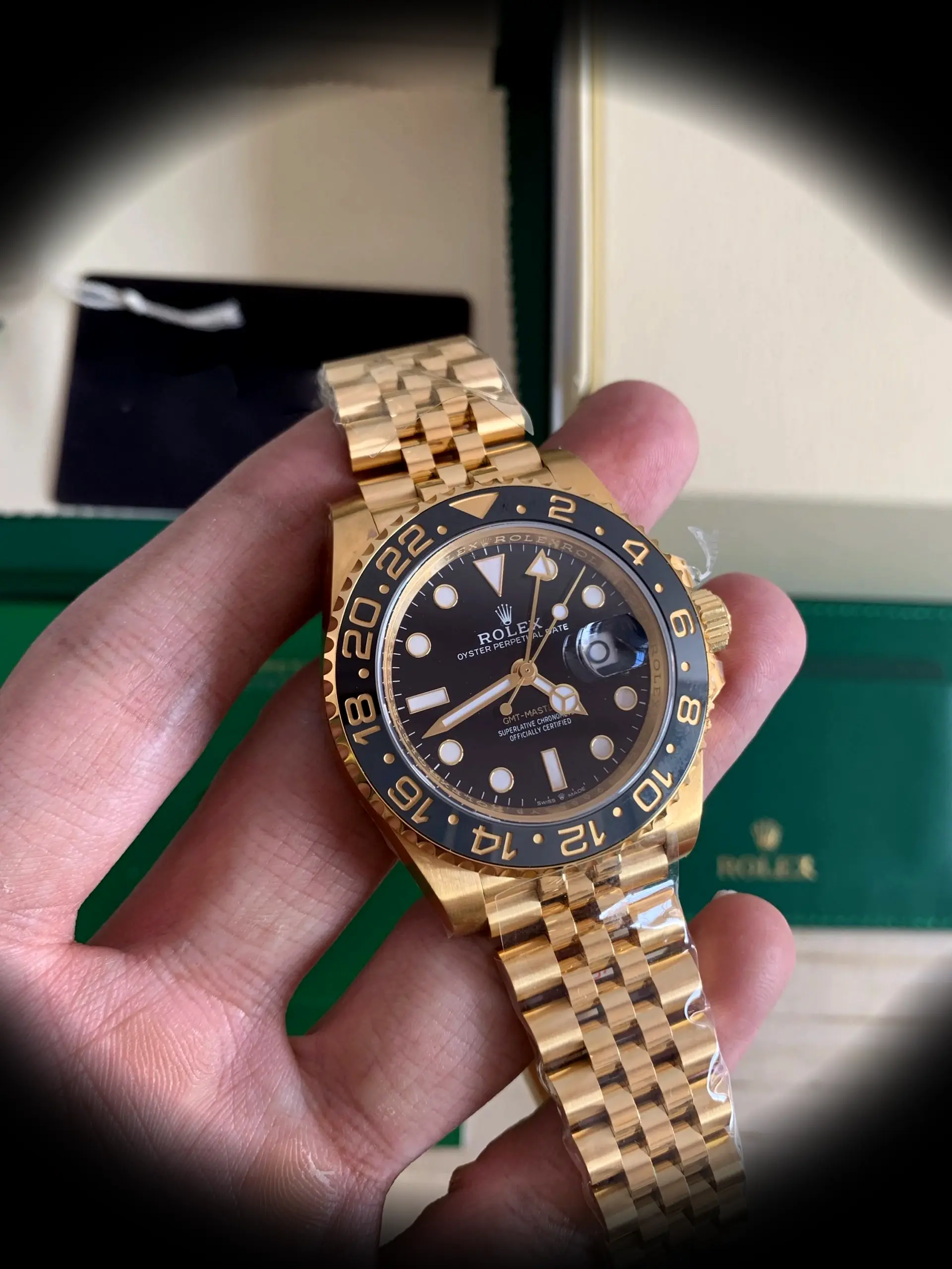 Rolex GMT-Master 126718GRNR 1:1 Super Clone Zifferblatt in schwarz — Lünette-Makro