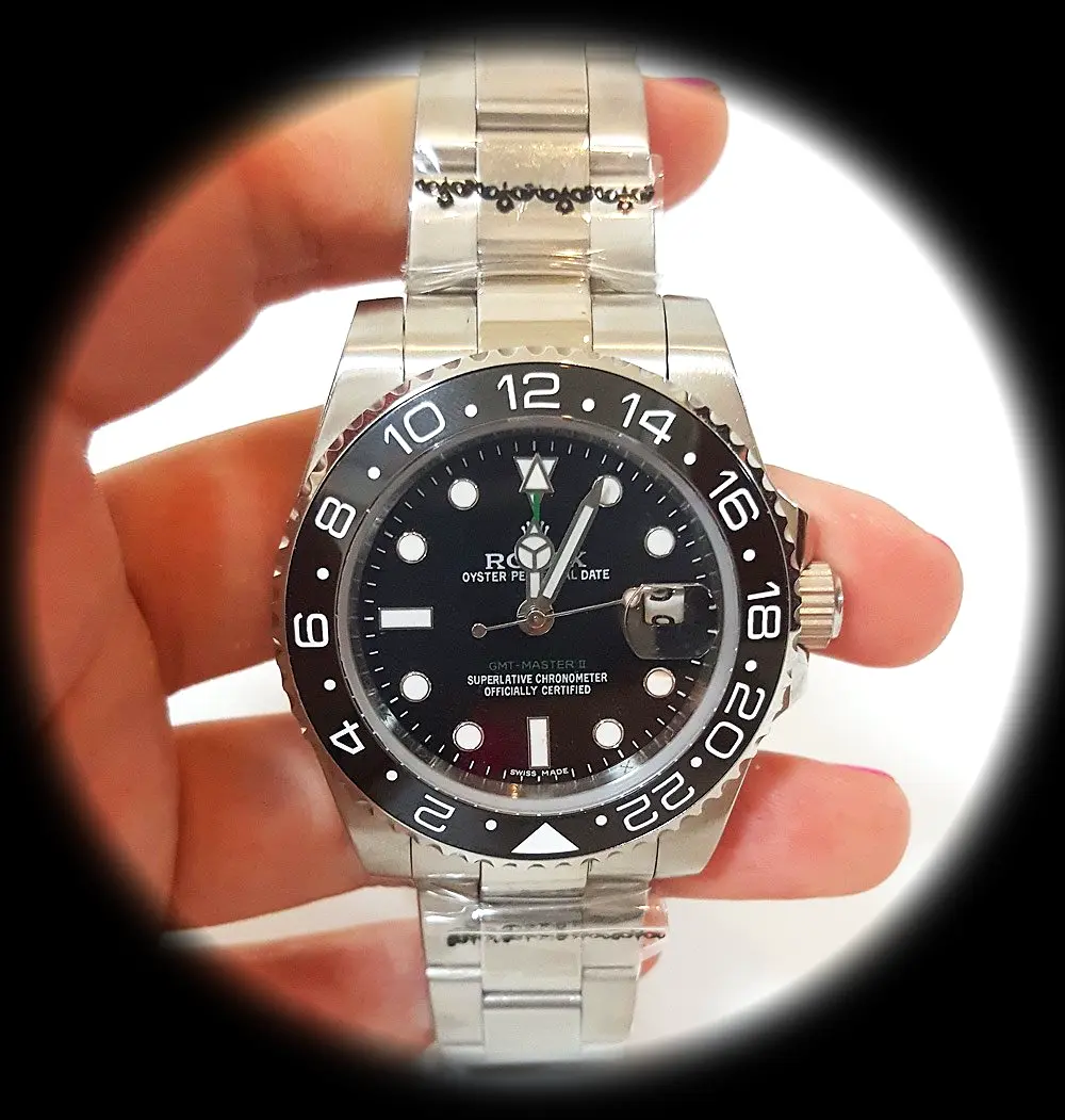 Rolex GMT-Master 16720 Superclone 40mm — Handgelenksaufnahme