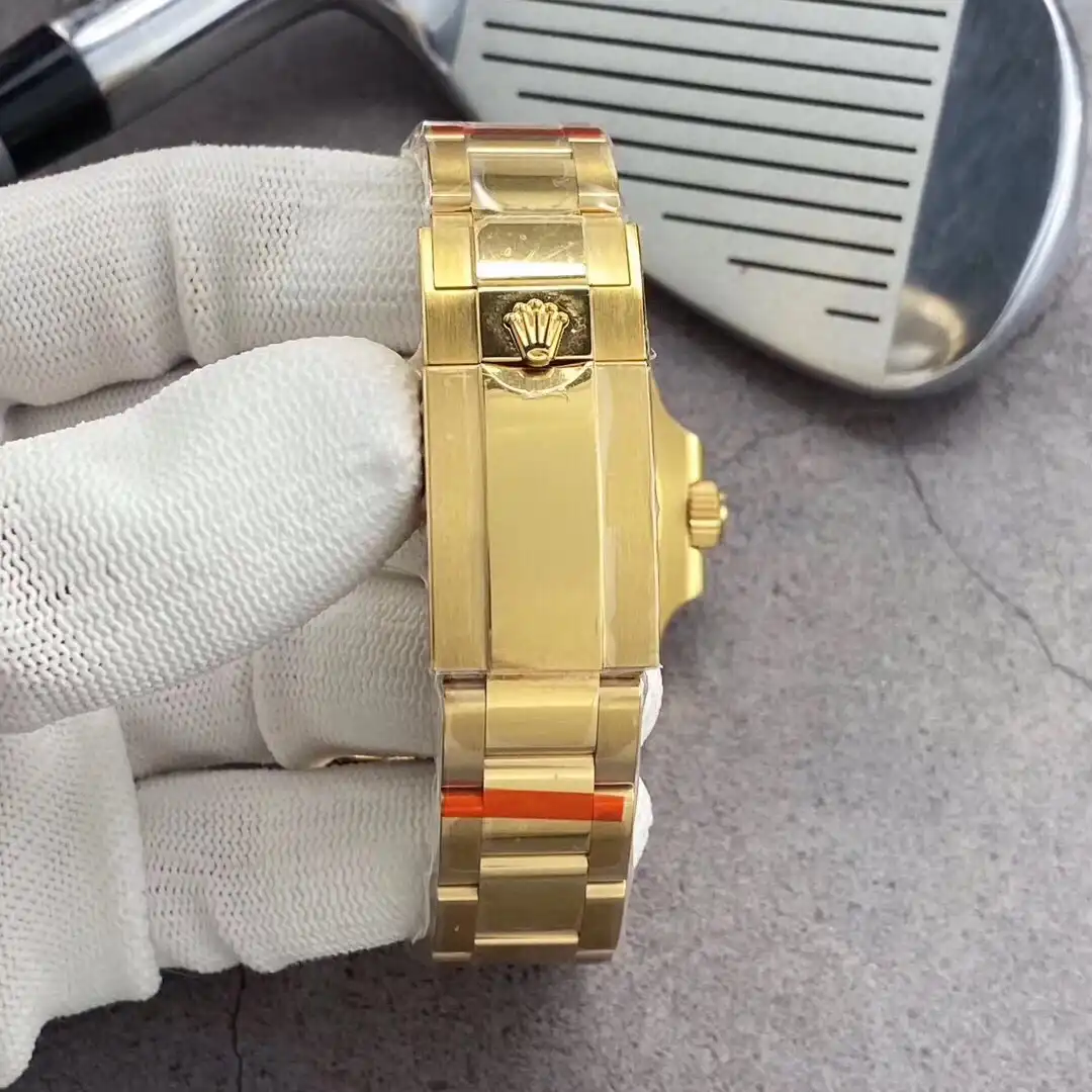 GMT-Master 126710BLRO-0001 Klon 40mm — Krone und Gehäuse Detail