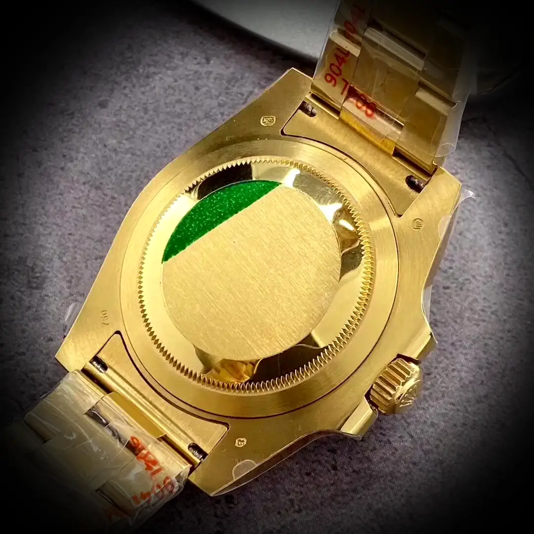 GMT-Master 126710BLRO-0001 1:1 Super Clone Zifferblatt in schwarz — Schrägansicht