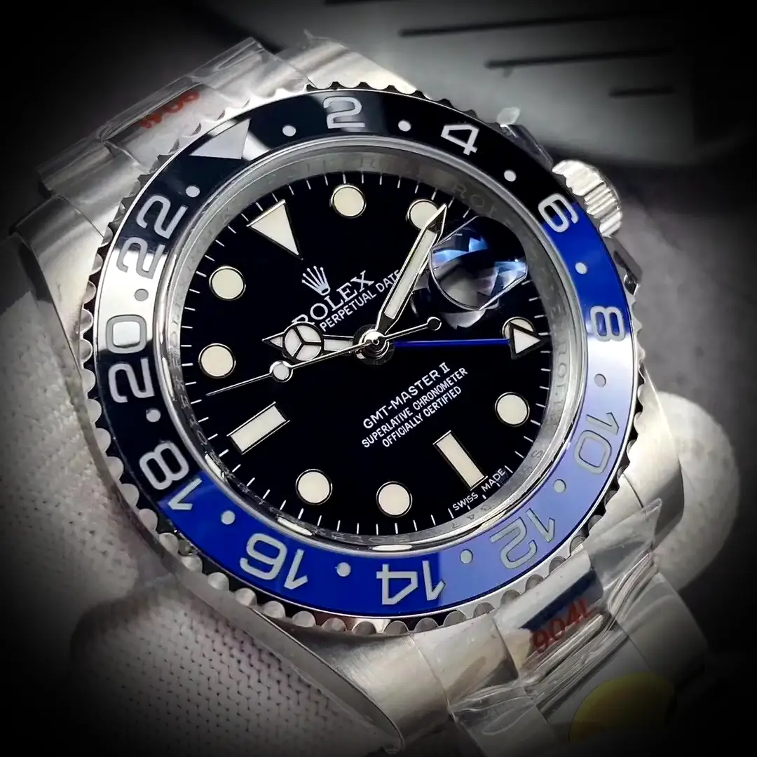 Rolex GMT-Master 126710BLRO Superclone 40mm — Handgelenksaufnahme