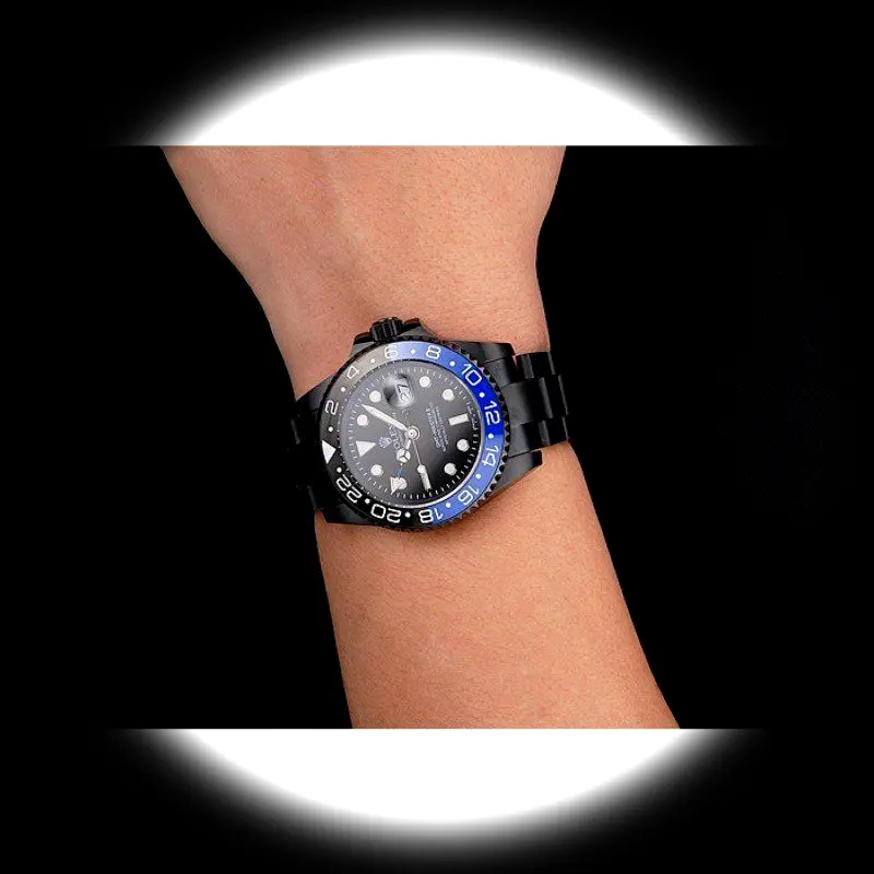 Rolex GMT-Master PR18239 Schweizer Klon Zifferblatt in schwarz — Schrägansicht