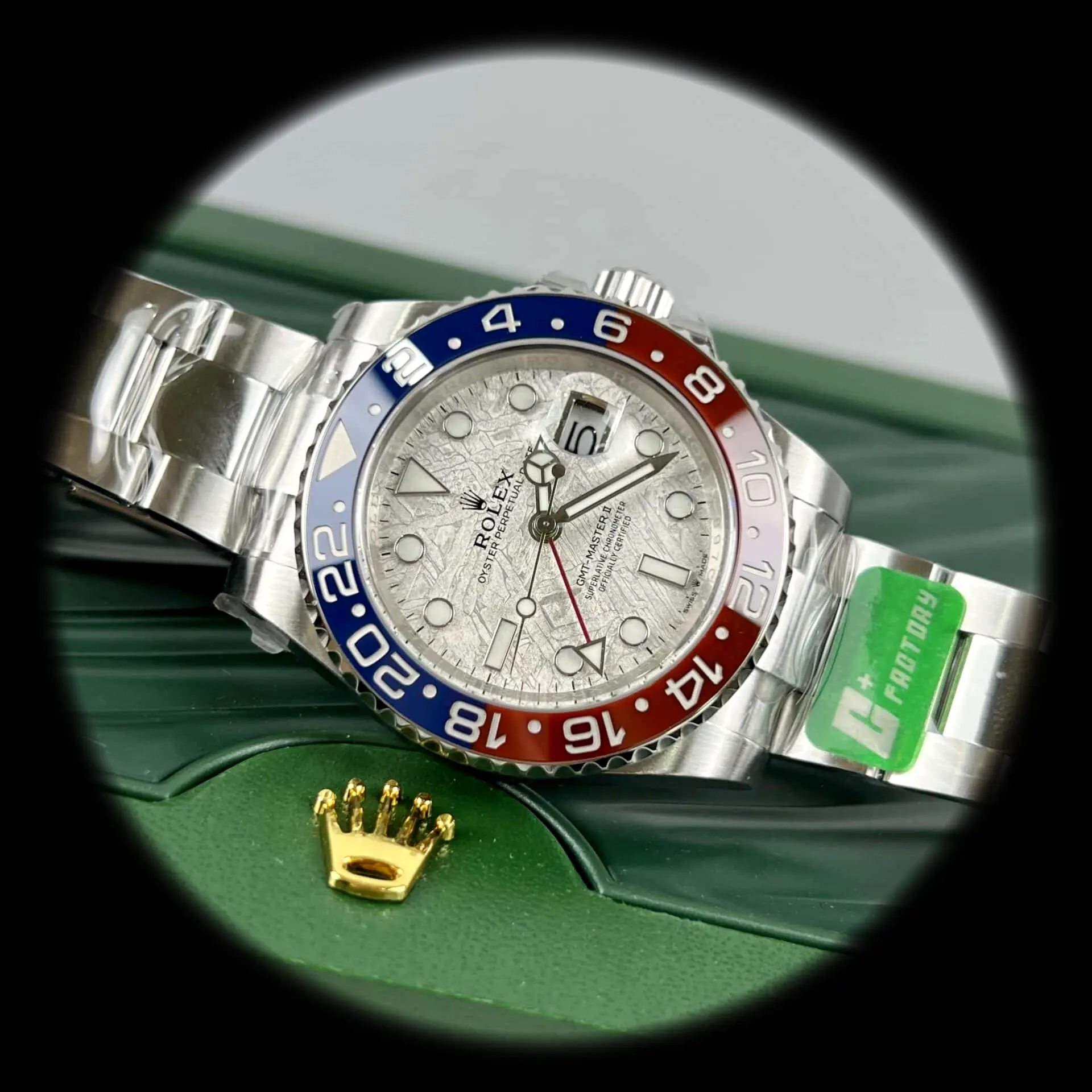 GMT-Master 126719BLRO 1:1 Super Clone 40mm — Handgelenksaufnahme