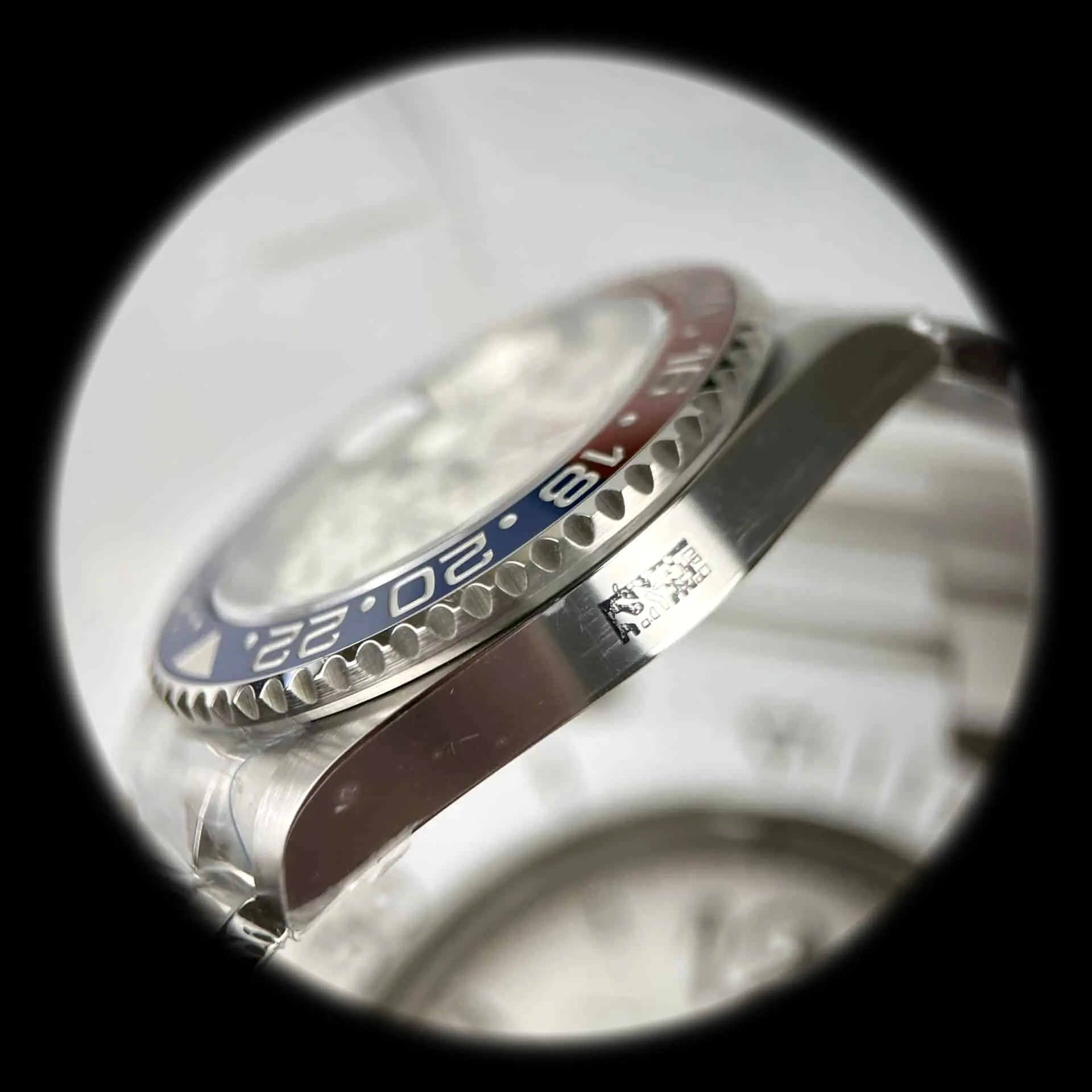 Rolex GMT-Master 126719BLRO Superclone 40mm — Krone und Gehäuse Detail